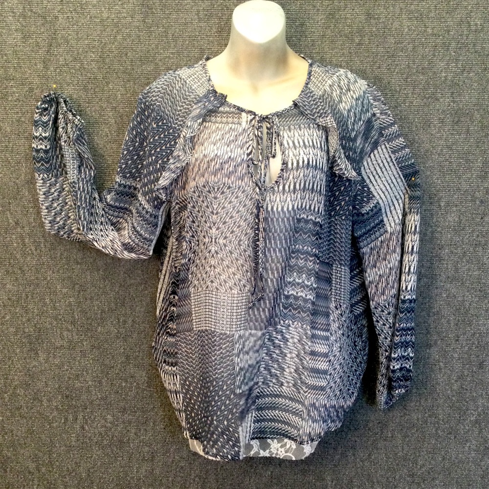 NWT  BCBG MaxAzaria sheer BLOUSE with raglan sleeve ruffles, keyhole neck.